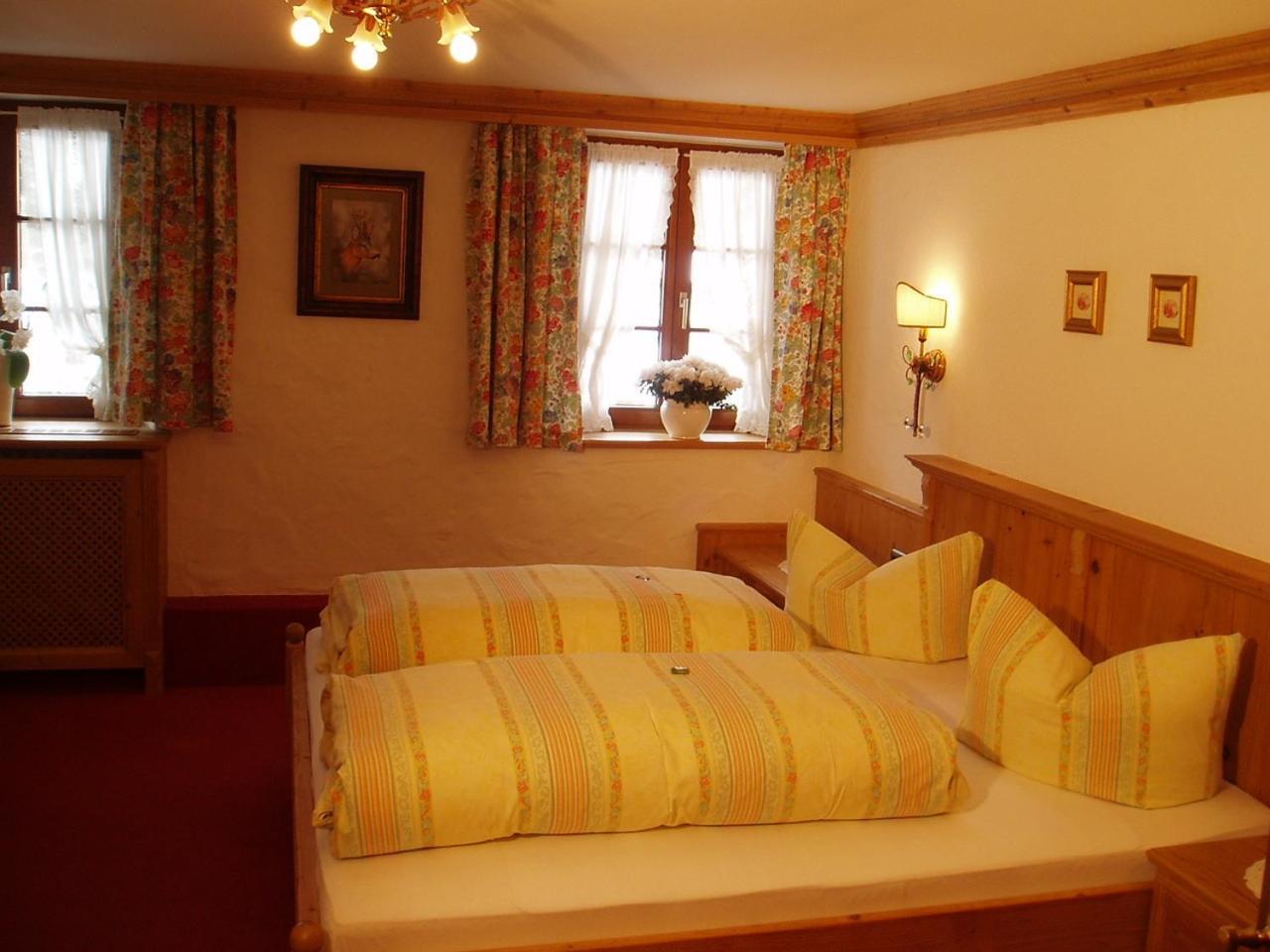 Zum Schweizerbartl Motel Garmisch-Partenkirchen Værelse billede