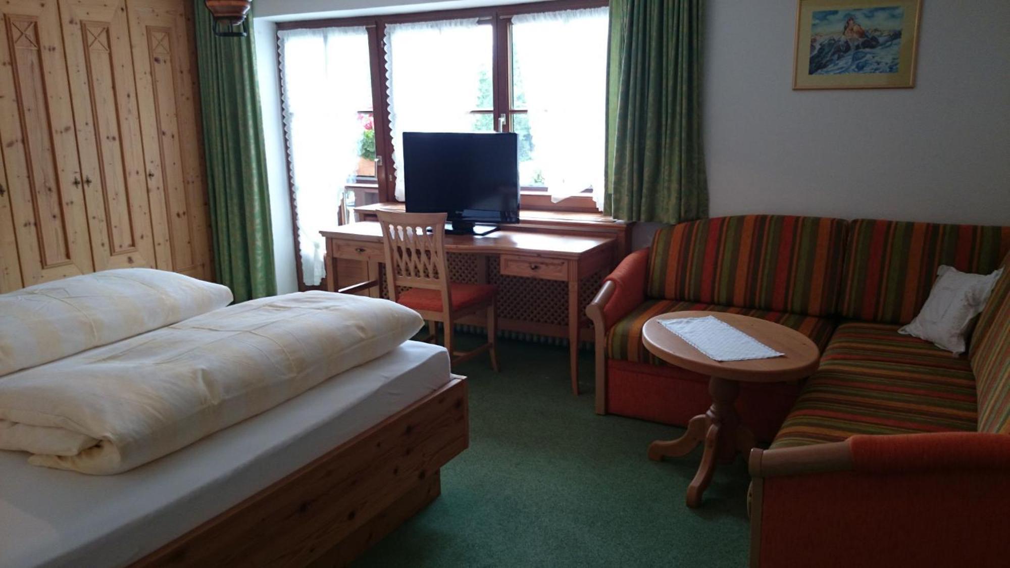 Zum Schweizerbartl Motel Garmisch-Partenkirchen Værelse billede