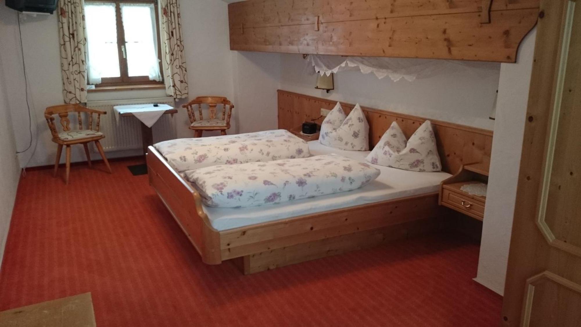 Zum Schweizerbartl Motel Garmisch-Partenkirchen Værelse billede