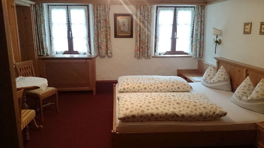 Zum Schweizerbartl Motel Garmisch-Partenkirchen Eksteriør billede
