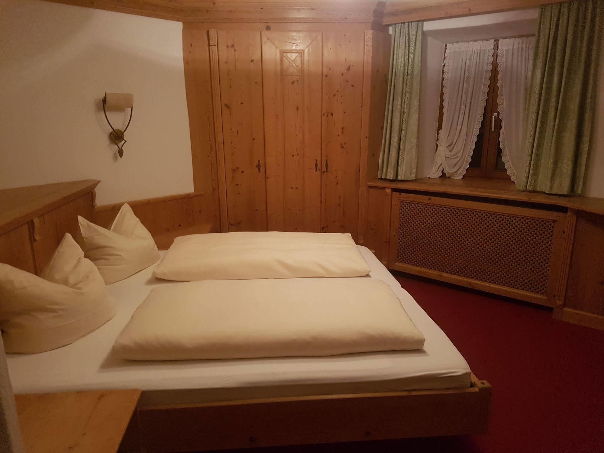 Zum Schweizerbartl Motel Garmisch-Partenkirchen Eksteriør billede