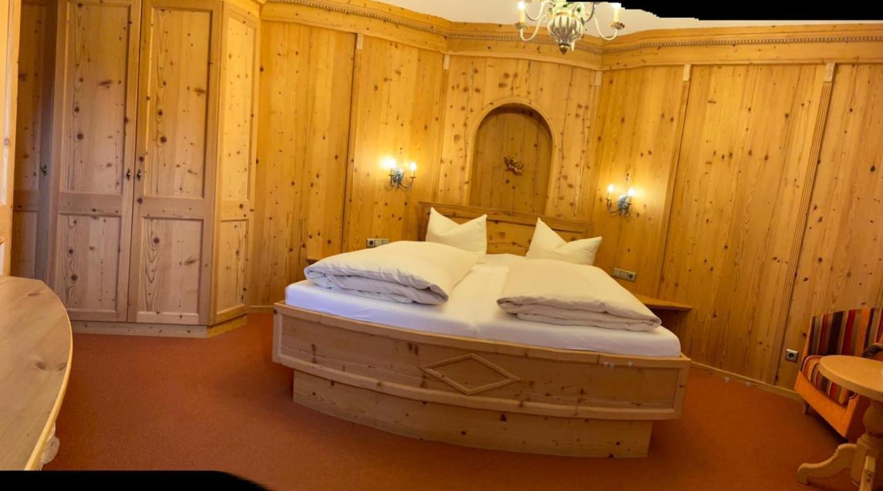 Zum Schweizerbartl Motel Garmisch-Partenkirchen Eksteriør billede